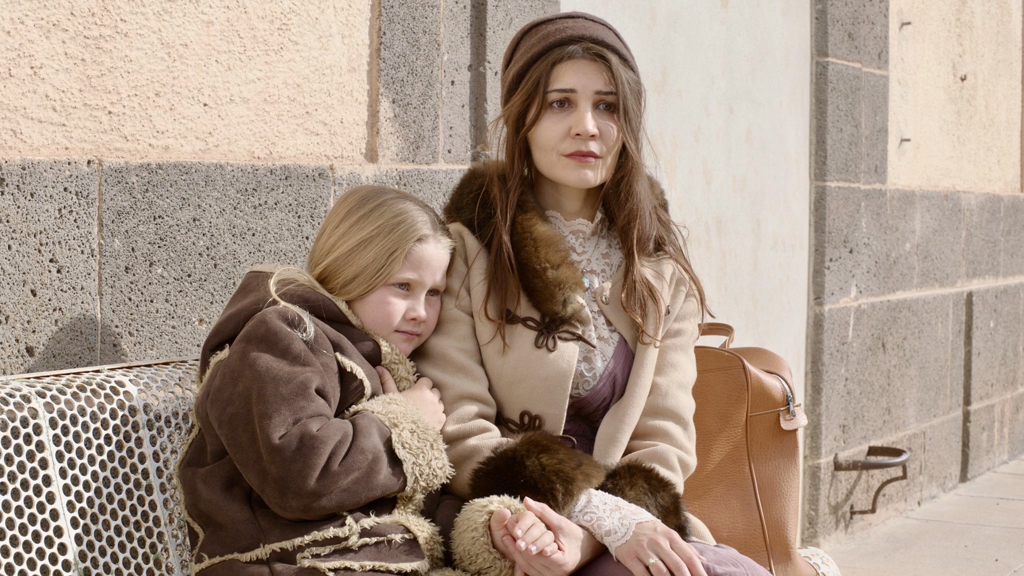 Feride in the feature film Burak Cherche une Baraque